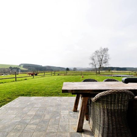 Tranquil Holiday Home In Mont With Bubble Bath ภายนอก รูปภาพ