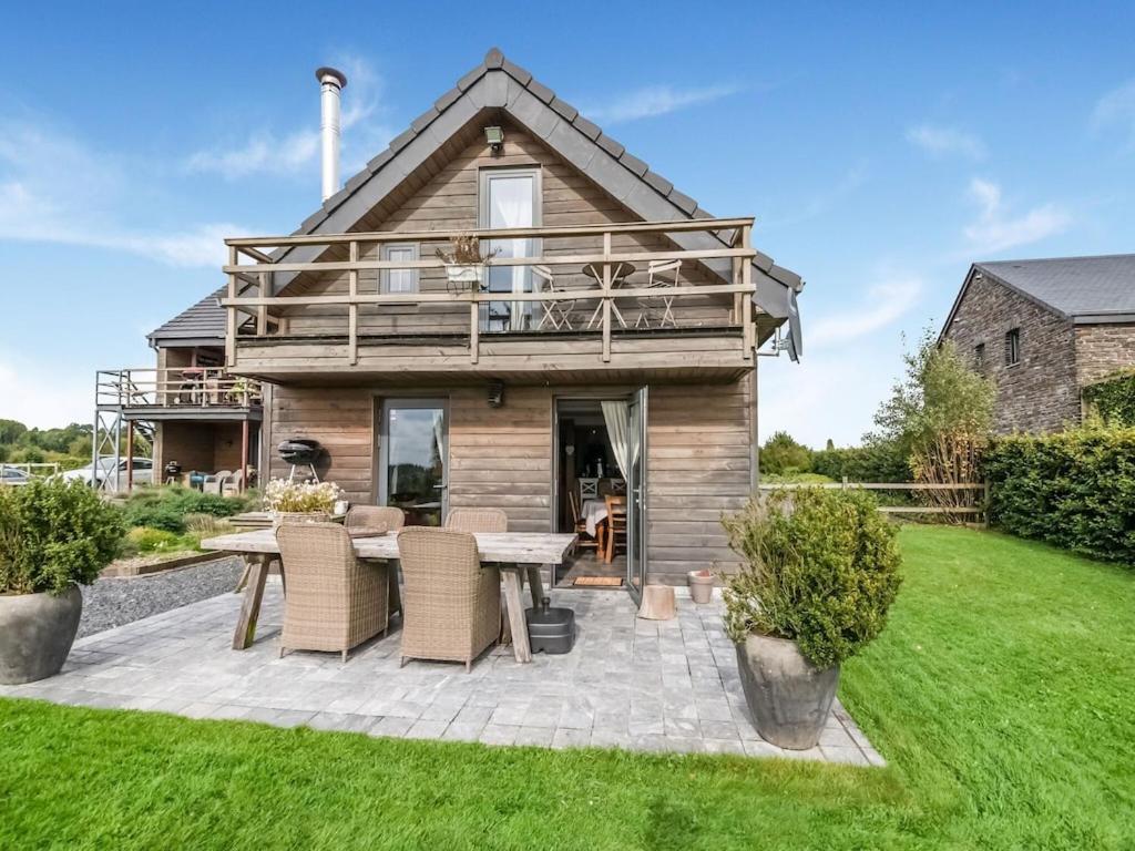 Tranquil Holiday Home In Mont With Bubble Bath ภายนอก รูปภาพ