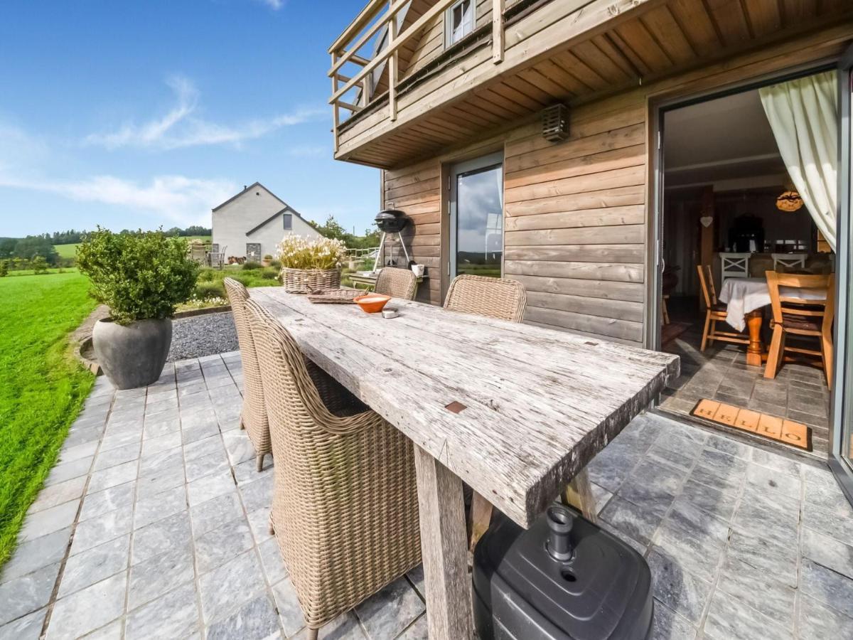 Tranquil Holiday Home In Mont With Bubble Bath ภายนอก รูปภาพ