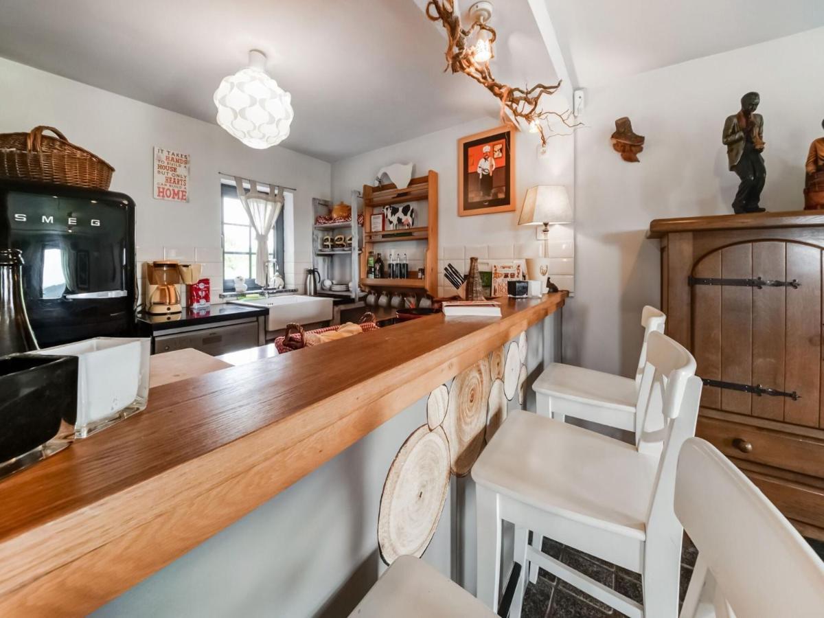 Tranquil Holiday Home In Mont With Bubble Bath ภายนอก รูปภาพ