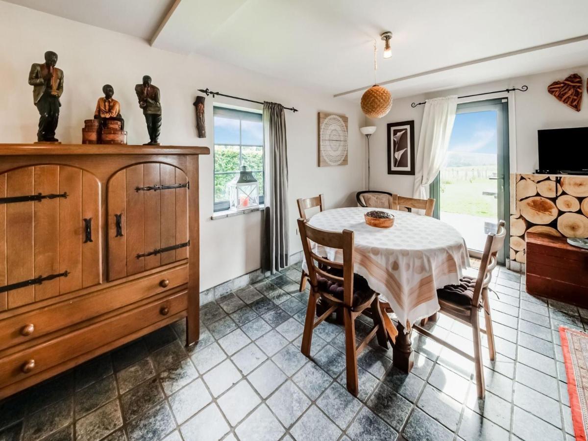 Tranquil Holiday Home In Mont With Bubble Bath ภายนอก รูปภาพ