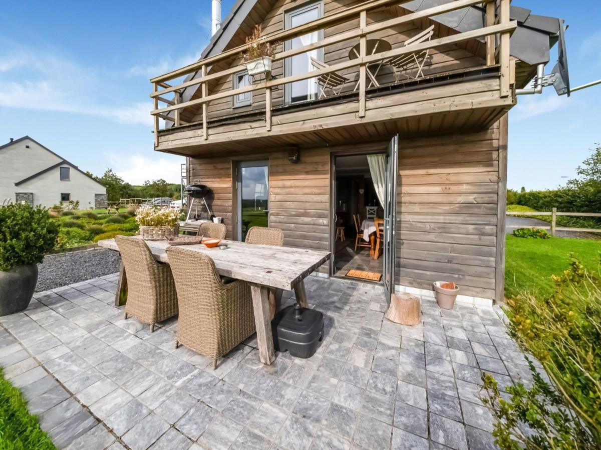 Tranquil Holiday Home In Mont With Bubble Bath ภายนอก รูปภาพ