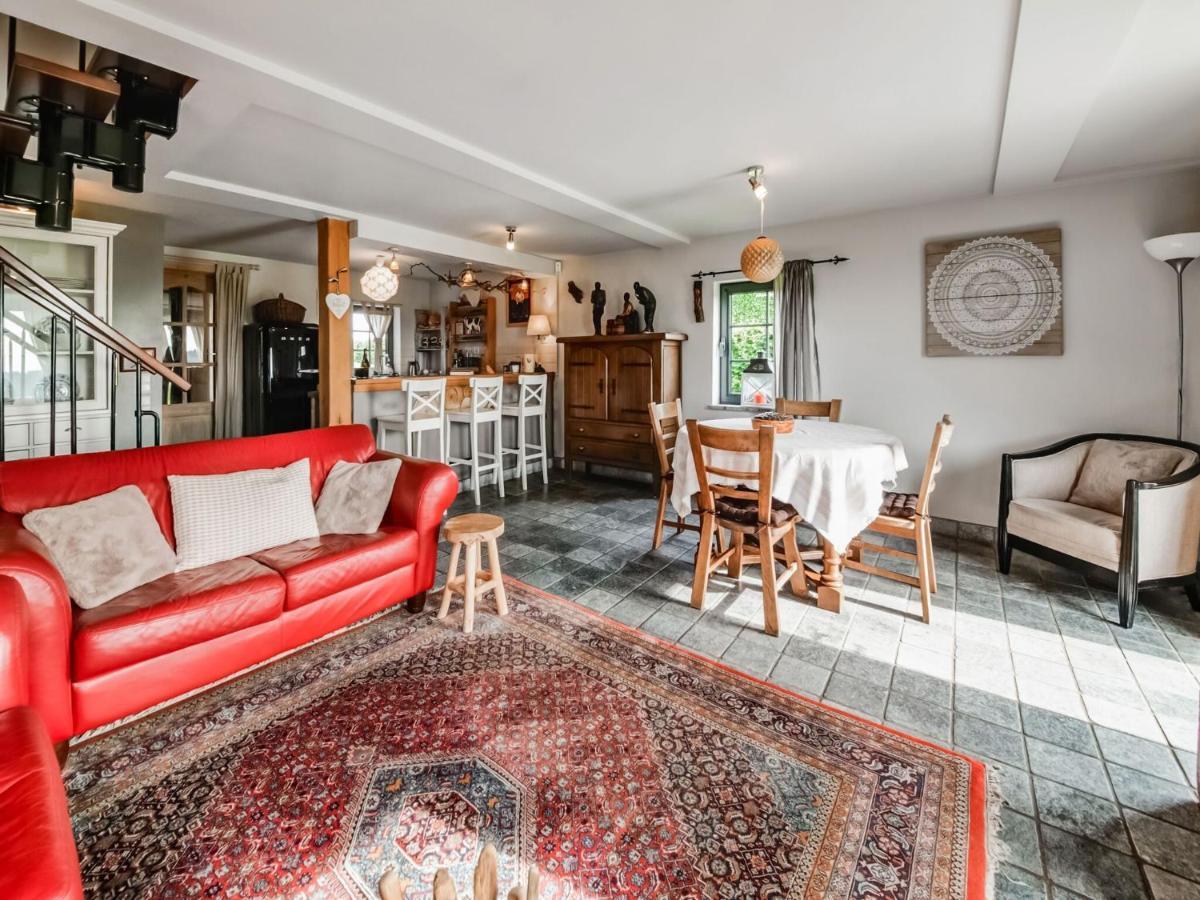 Tranquil Holiday Home In Mont With Bubble Bath ภายนอก รูปภาพ
