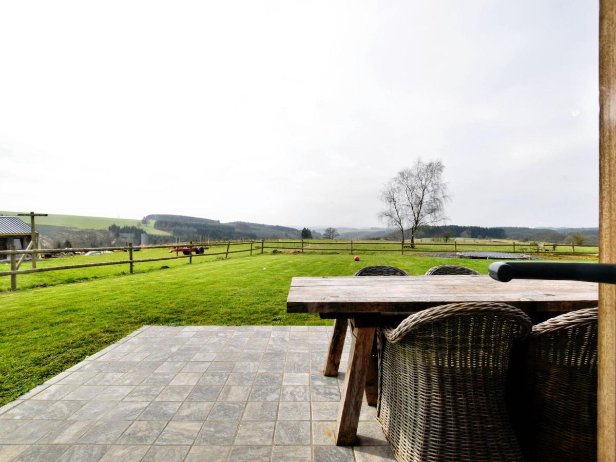 Tranquil Holiday Home In Mont With Bubble Bath ภายนอก รูปภาพ